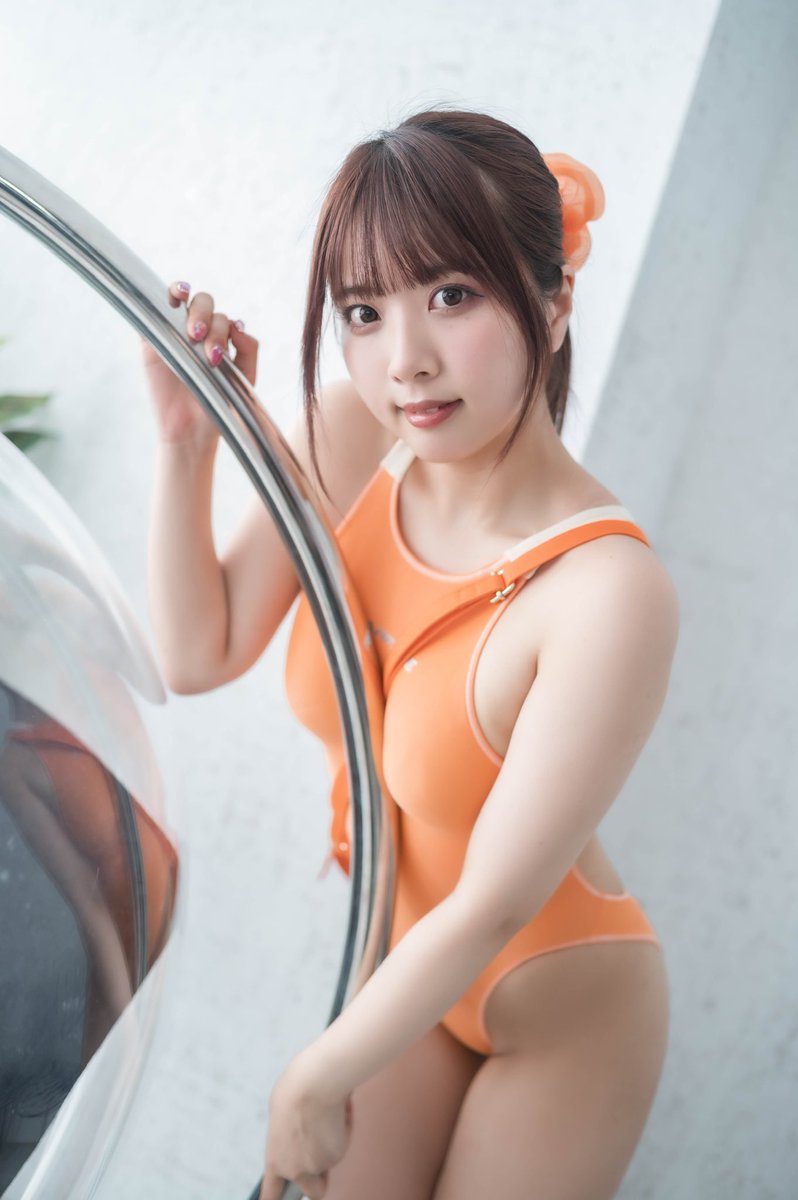 Dive into the Hilarious World of Cosplay with とみこ: The Queen of Scandalous Swimsuits!-ACGArea